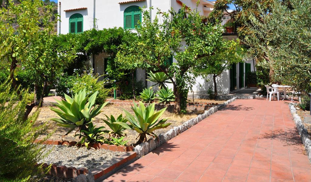 Seafront Apartments Garden House Таорміна Номер фото